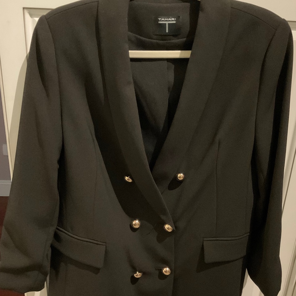Tahari black double breasted blazer